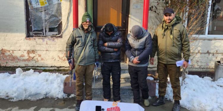 بارہمولہ میں پولیس نے 02 جواریوں کو گرفتار کر لیا، داؤ پر لگی رقم ضبط