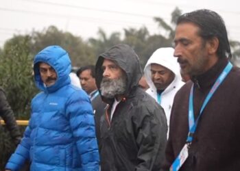 راہل گاندھی نے جیکٹ پہن کر کٹھوعہ سے دوبارہ یاترا شروع کی، ٹی شرٹ کی بحث ختم
