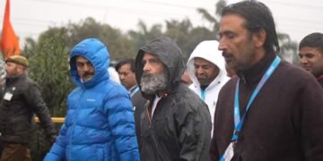 راہل گاندھی نے جیکٹ پہن کر کٹھوعہ سے دوبارہ یاترا شروع کی، ٹی شرٹ کی بحث ختم